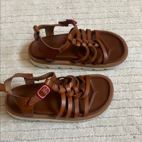 WONDER NATION. Brown Kids Sandals with Pink Buckle - Picture 2 of 7